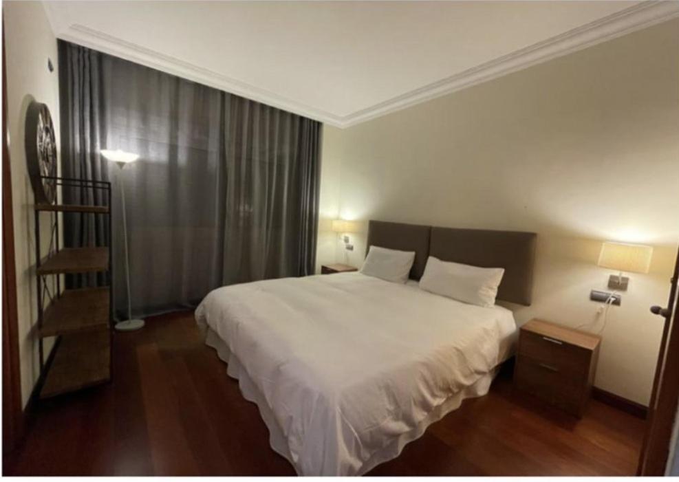 Embrujo De Banus - Spacious 2 Bedroom Steps Away From Marbella