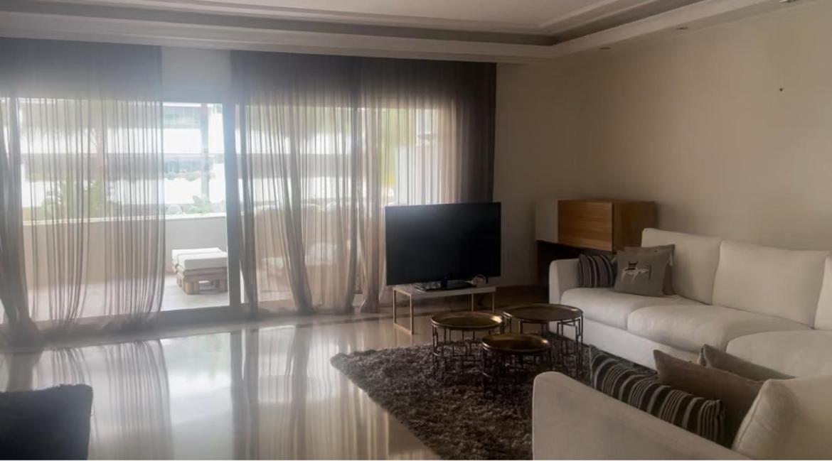 Apartamento Embrujo De Banus - Spacious 2 Bedroom Steps Away From *