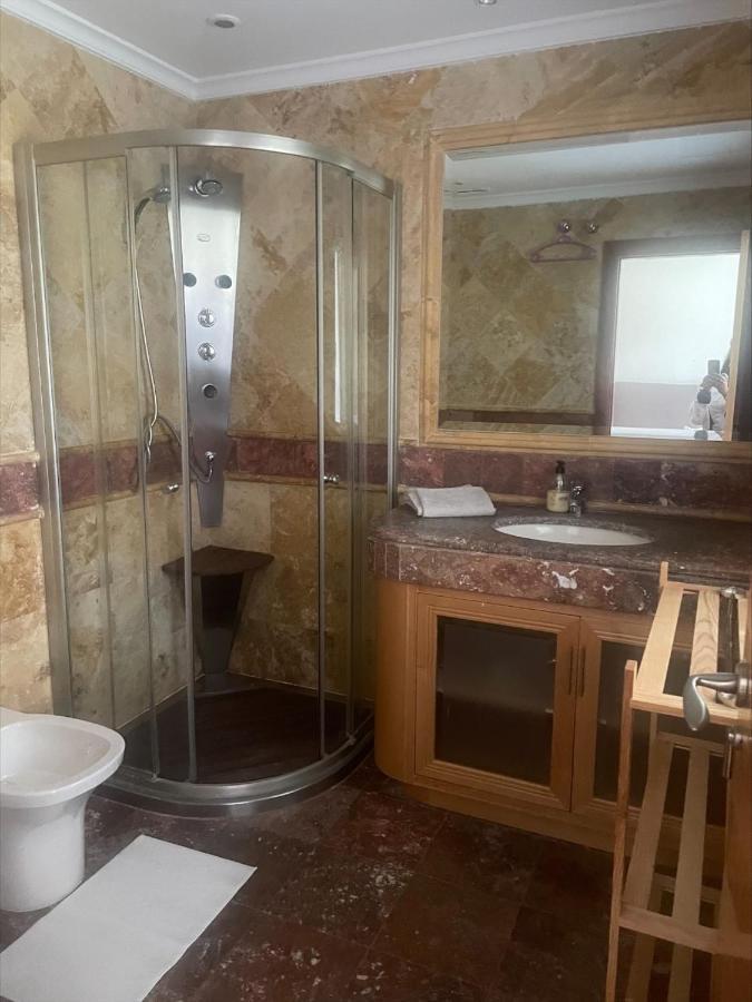Embrujo De Banus - Spacious 2 Bedroom Steps Away From *