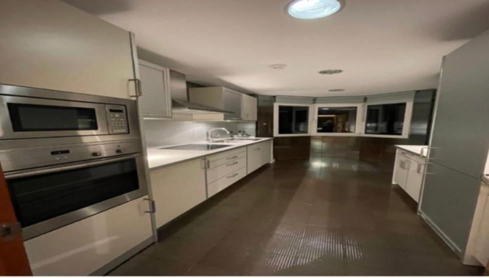 Embrujo De Banus - Spacious 2 Bedroom Steps Away From