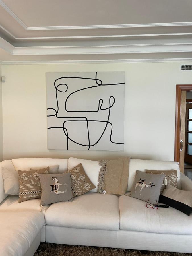 Embrujo De Banus - Spacious 2 Bedroom Steps Away From Apartamento *